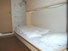 vision-economy-class-2-bed-inside-gents